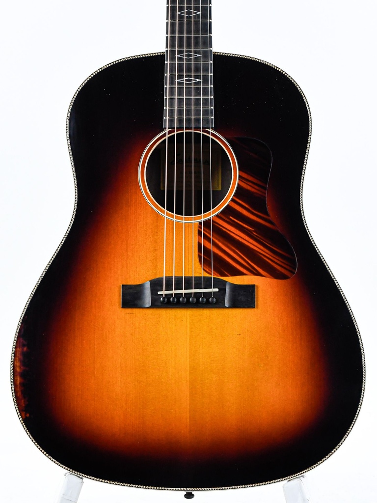 Eastman E22SS/v Antique Sunburst | The Fellowship of Acoustics